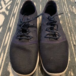 Under Armour tennis shoes size 13